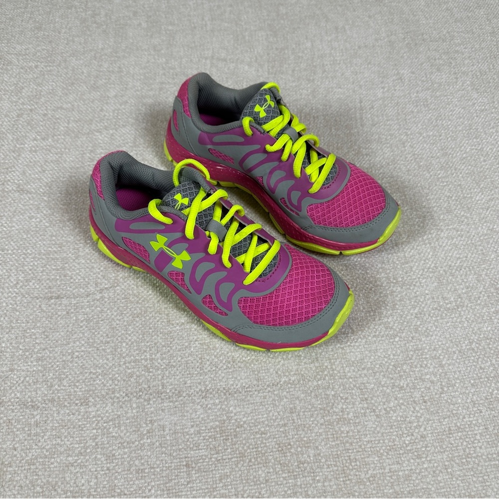 Under Armour Pink and Gray Sneakers with Neon Accents Size 4 in Girls